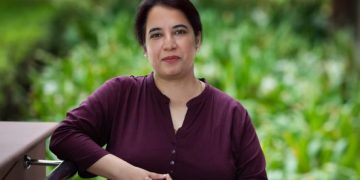 From Knowledge Providers to Learning Architects: Redefining the Role of B-School Faculty in the AI Era